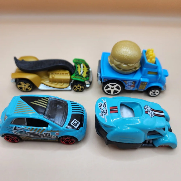 Hot Wheels Diecast Lot 2019 Road Bandit Purple Metallic Yellow - Nice - Picture 1 of 6